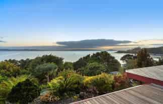 2 Sea View Terrace, Maraetai