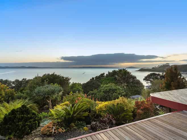 2 Sea View Terrace, Maraetai