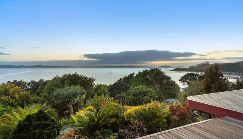 2 Sea View Terrace, Maraetai