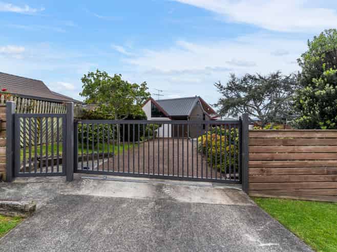 2 Sea View Terrace, Maraetai