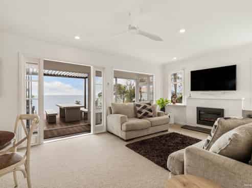 15 Torkar Road, Clarks Beach