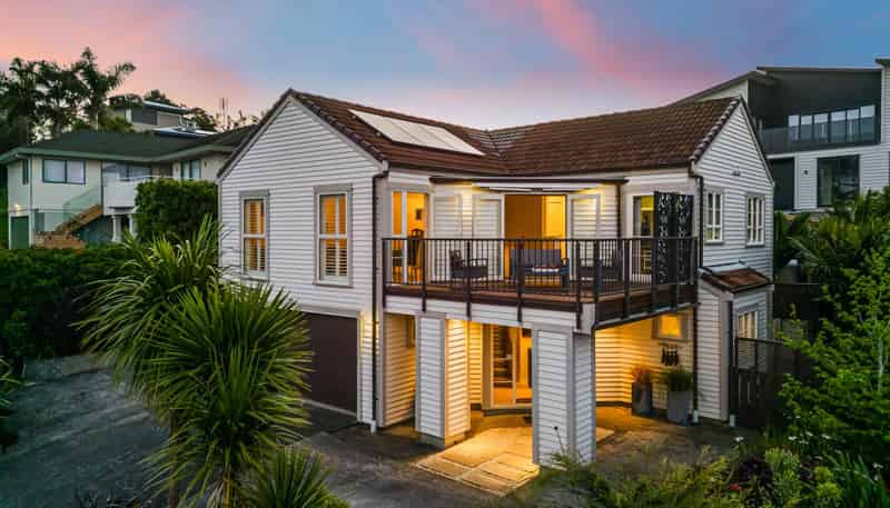 182B Whangaparaoa Road, Red Beach