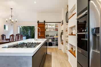182B Whangaparaoa Road, Red Beach