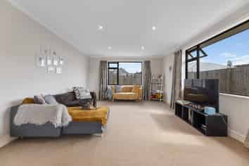 17A Law Street, Caversham