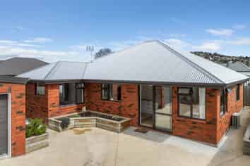 17A Law Street, Caversham