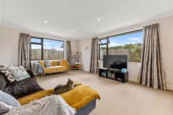 17A Law Street, Caversham