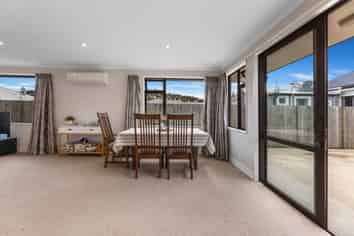 17A Law Street, Caversham