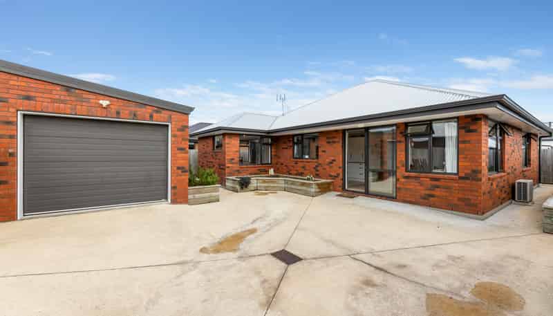 17A Law Street, Caversham