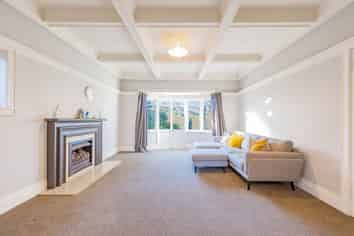 30 Hollywood Avenue, Epsom