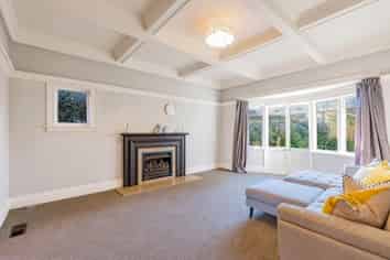 30 Hollywood Avenue, Epsom