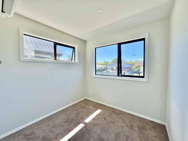 1C Galloway Crescent, Farm Cove