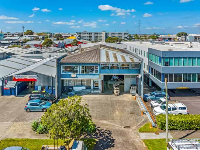 HUGE SCOPE IN ONEHUNGA
