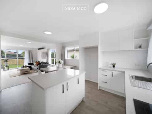 13 Collett Road, Otara