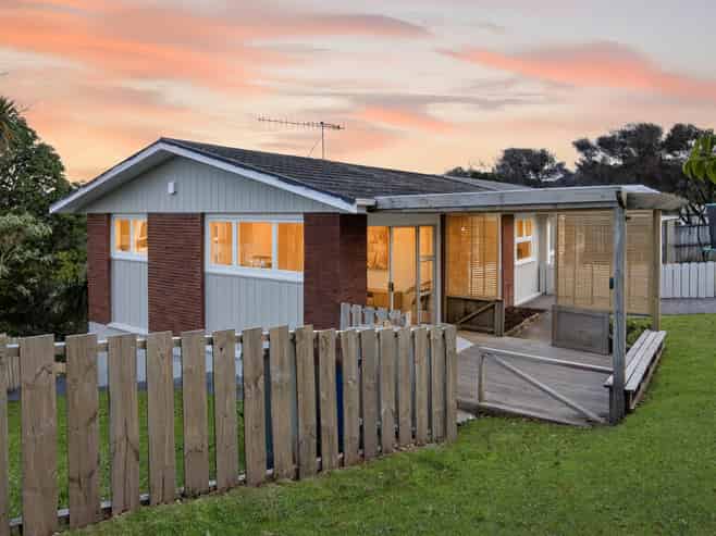 2A Kashmir Road, Glen Eden