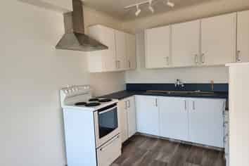 9/83 Lake Road, Belmont
