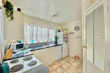 2/73 Margot Street, Epsom