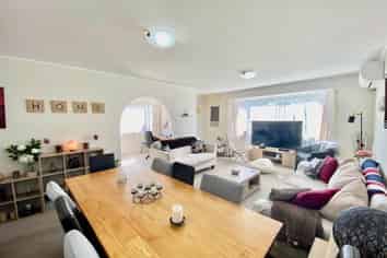 2/73 Margot Street, Epsom