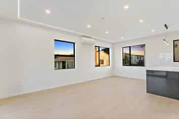 1/16 Binsted Road, New Lynn