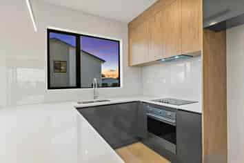 1/16 Binsted Road, New Lynn