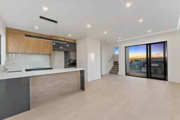 1/16 Binsted Road, New Lynn