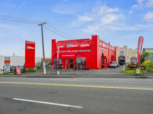 Red hot retail investment