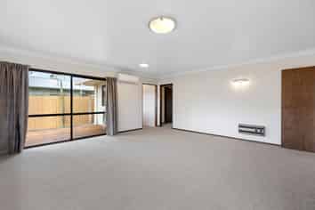 4/742 Cameron Road, Tauranga