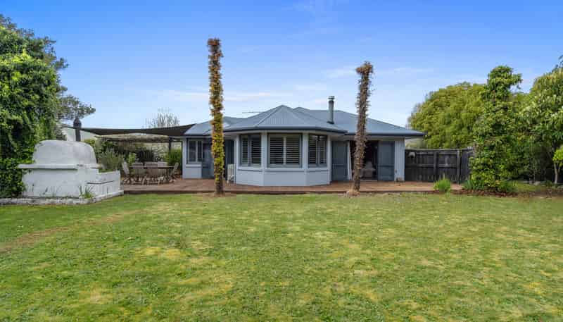 12 Whiting Drive, Wakefield