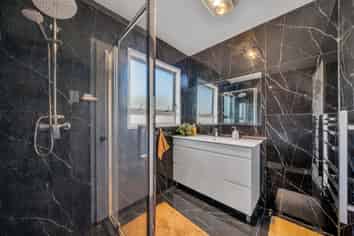 7 Frobisher Way, Clendon Park