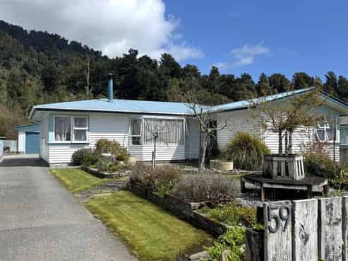 59 Main Road, Harihari