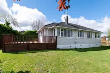 2A Manuka Crescent, Hillcrest