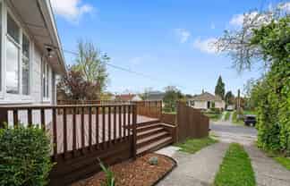 2A Manuka Crescent, Hillcrest