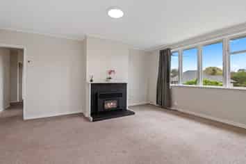 2A Manuka Crescent, Hillcrest