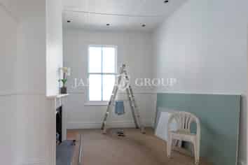 90M² RETAIL TENANCY WITH VILLA CHARM + EXPOSURE