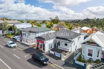90M² RETAIL TENANCY WITH VILLA CHARM + EXPOSURE