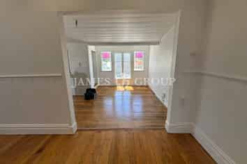 90M² RETAIL TENANCY WITH VILLA CHARM + EXPOSURE