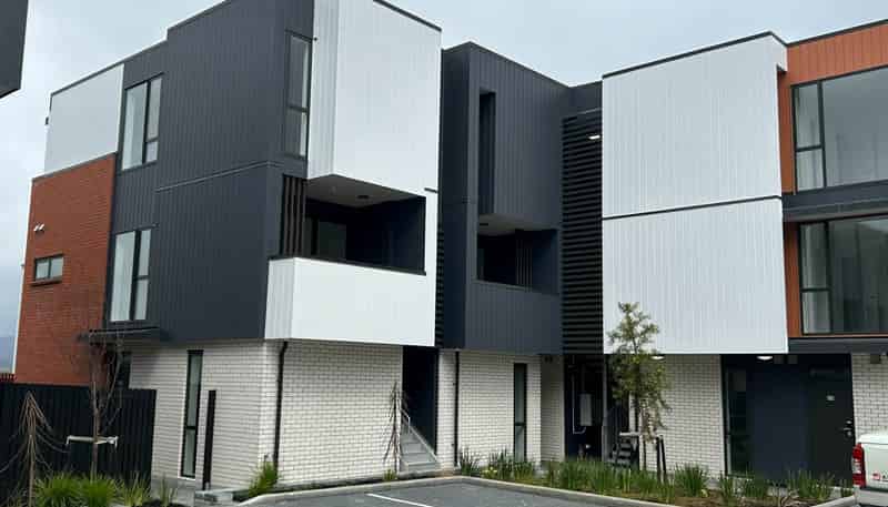 9/6 Treasure Lane, Te Atatu South