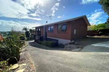 40 Whangaparaoa Road, Red Beach