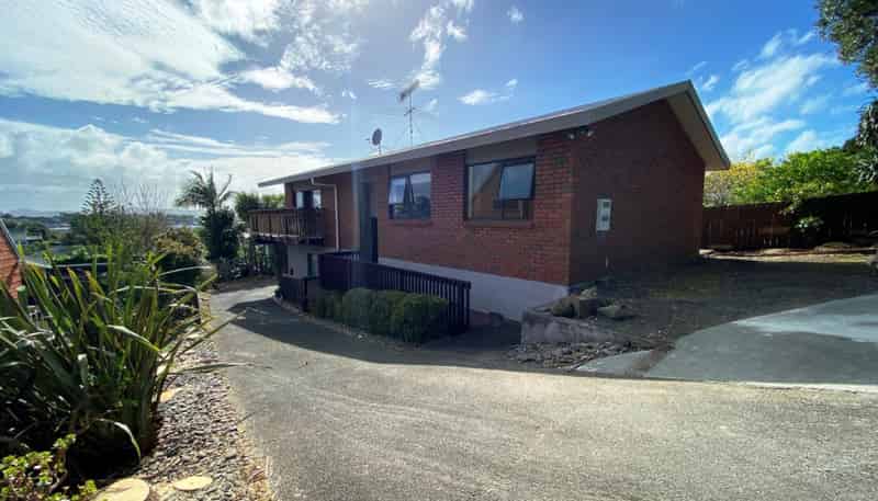 40 Whangaparaoa Road, Red Beach