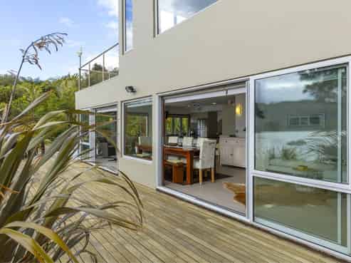 26 Whakamoenga Point, Acacia Bay