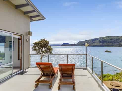 26 Whakamoenga Point, Acacia Bay