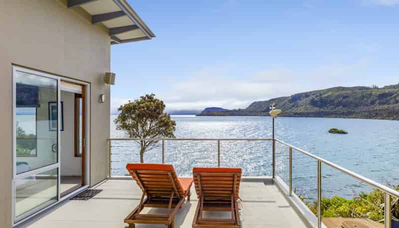 26 Whakamoenga Point, Acacia Bay