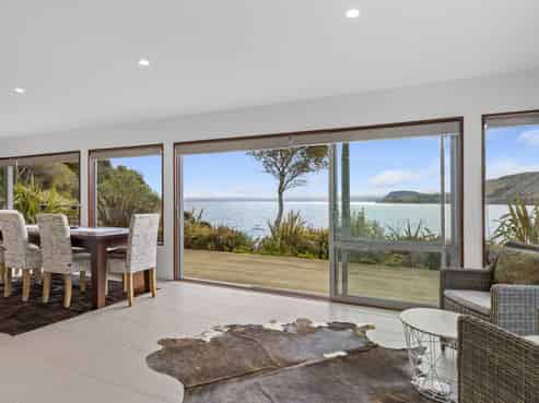 26 Whakamoenga Point, Acacia Bay