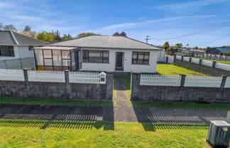 102 Brecon Road, Stratford