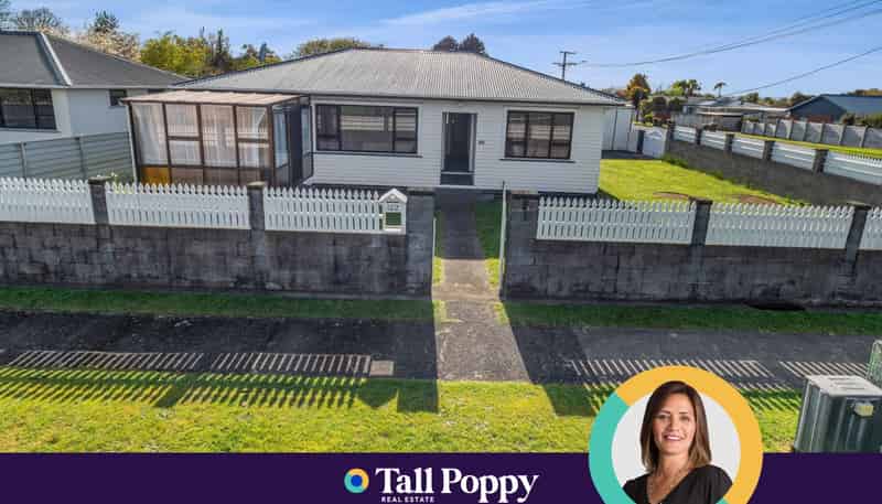 102 Brecon Road, Stratford