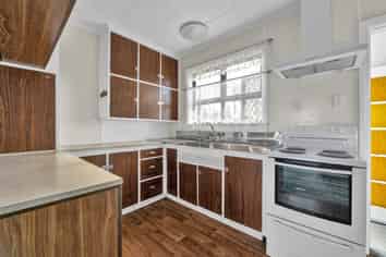 102 Brecon Road, Stratford