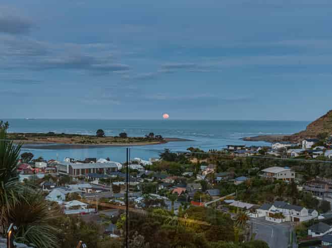 6 Challenger Lane, Redcliffs