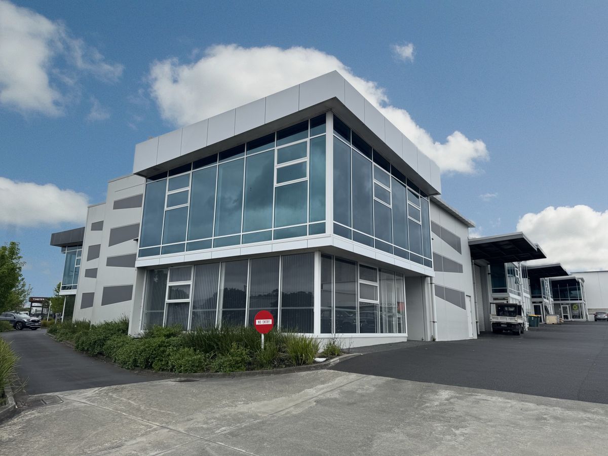 Modern Road front gem on Corinthian Drive