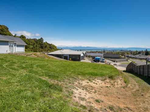 32 Piwakawaka Drive, Stoke