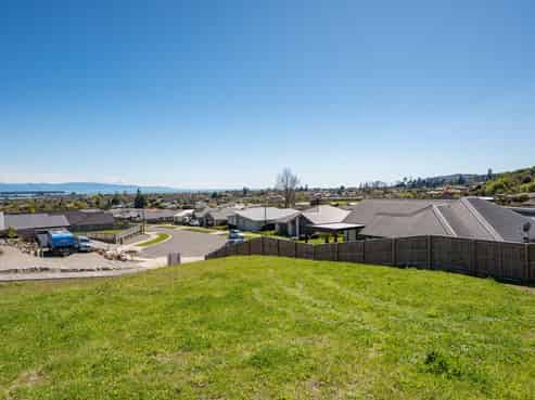 32 Piwakawaka Drive, Stoke