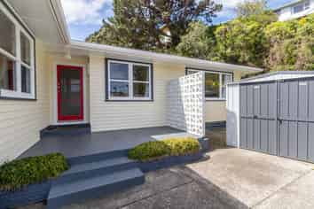 19 Montreal Grove, Kingston